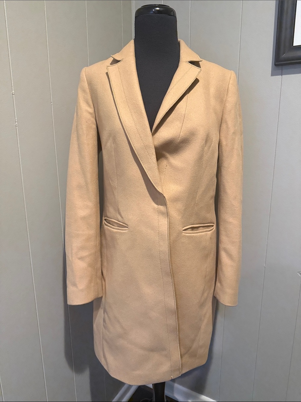 Banana Republic Women’s 4 Camel Single-Breasted Long Trench Coat